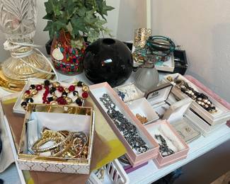 Miscellaneous costume jewelry