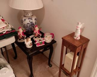 Table lamp, side table 