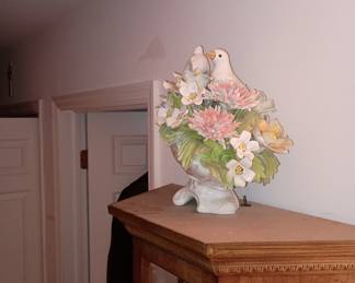 Capo di Monte 
Bird figures with flowers 