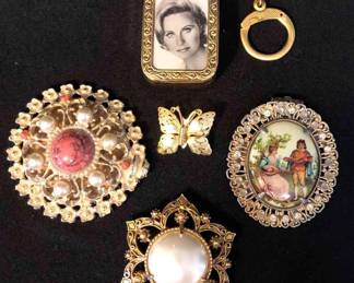 Vintage Musical Keychain And More