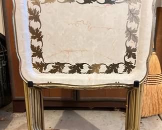 VTG Caldak Gold Leaf And MarblePatterned TV Trays  Carrier