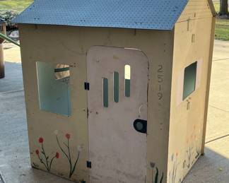 Collapsible Kids Playhouse