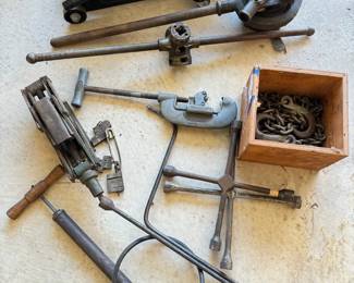 Sears 1 1 2 Ton Hydraulic Floor Jack, Ridgid Pipe Tools And More