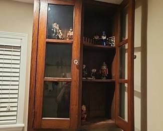Wall mounted display cabinet and collectibles