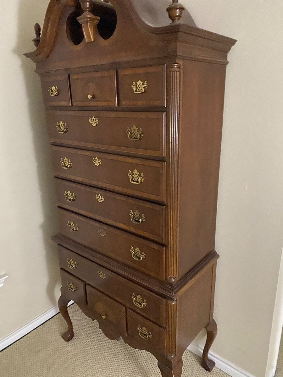 Estate Sale Of DR. GAYLE BURRESS in Paris, TX starts on 12/7/2023