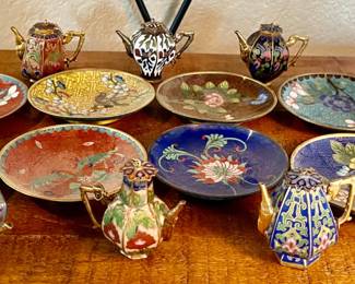 Vintage Cloisonne Miniature Tea Pots And Plates With 2 Small Cannisters 
