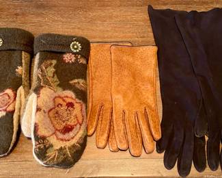 3 Pairs Of Vintage Gloves - Wool Floral - Atienne Aigner Leather 8 Saks Fifth Avenue Blue 