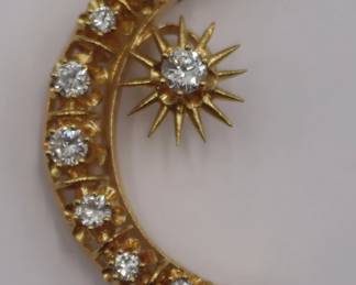 Lot 513 18KT MOON BROOCH