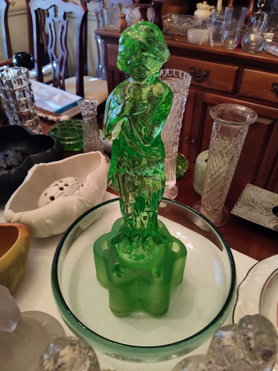 Cambridge Uranium Glass Draped Lady "Bashful Charlotte"