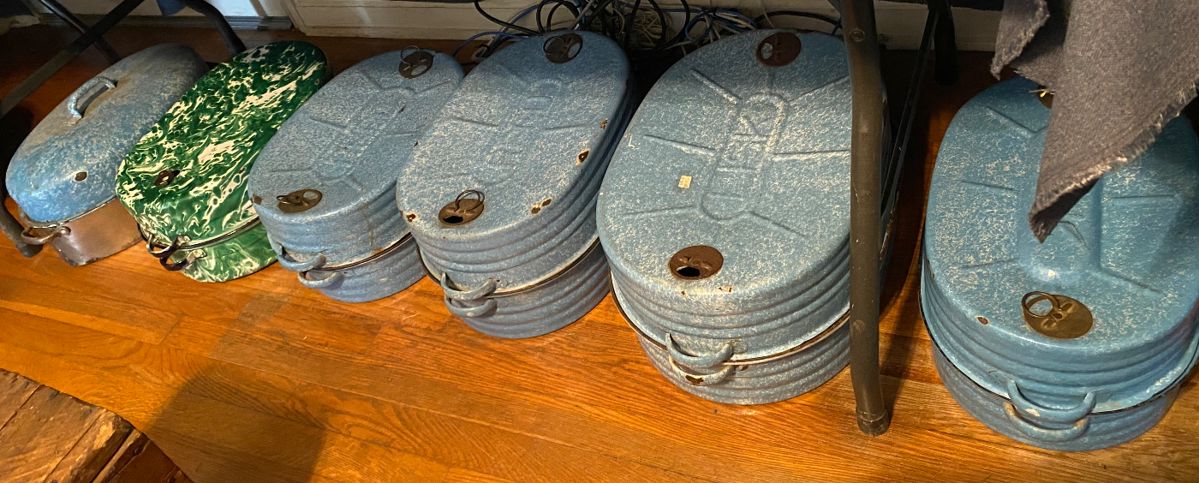 Assorted Granite Ware Roasters including Green and White