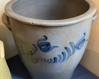 Ealy J. Swann & Co. Cobalt Decorated 4 Gallon Crock Johnstown Pa. (Handle Damage)