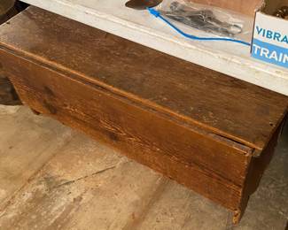 Early Blanket Chest (Lid is Loose)