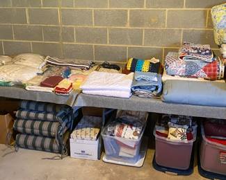 Blankets, Quilts and Linens