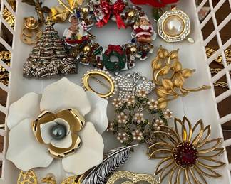 Vintage Brooches