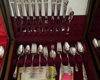 Rogers Eternally Yours Silverplated Flatware Set