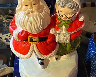 Vintage Mr. and Mrs. Santa Claus Music Box