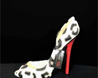 Stilhetto Wine Bottle Centerpiece 