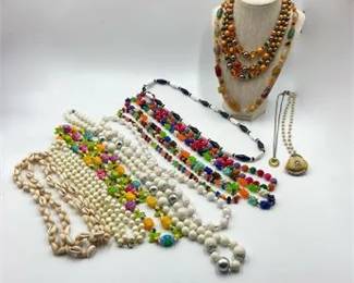eaded Necklace Collection 