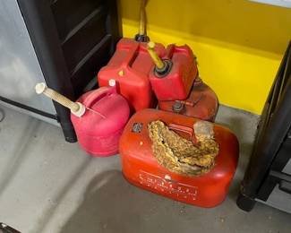 GAS CANS TANKS