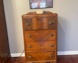 VINTAGE 40'S DRESSER