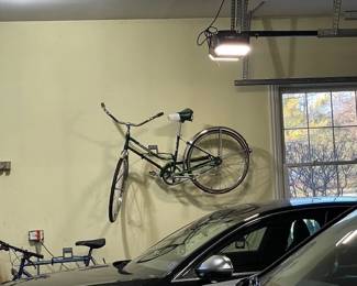 VINTAGE SCHWINN DELUXE BREEZE WOMAN'S CRUISER BIKE