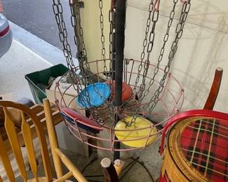 FRISBEE DISC GOLF BASKET AND STAND
