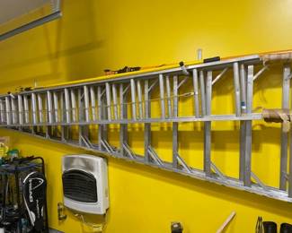 ALUMINUM EXTENSION LADDERS