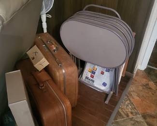 Luggage & tv trays