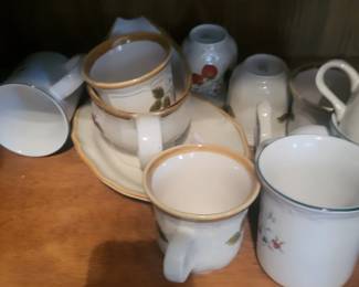 Cups & saucers