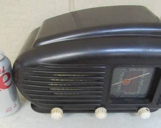 1950's Tesla Bakelite Tube Radio