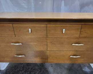 00MCM Credenza