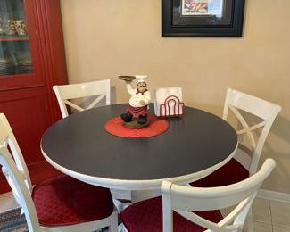 Small White Round Kitchen Table & Chairs
