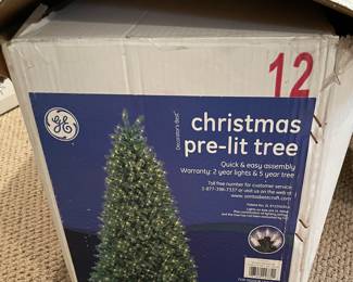 7.5 FT Pre-Lit Christmas Tree
