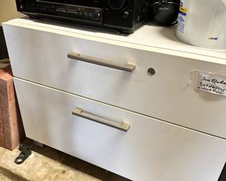 Drawer cabinet