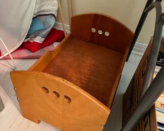 Doll bed