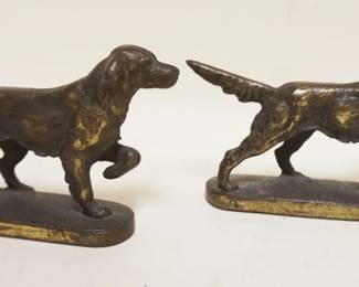 1025	PAIR OF IRON DOG BOOKENDS, APPROXIMATELY 5 IN X 8 IN
