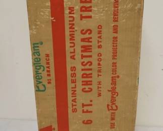 1321	VINTAGE 6 FT STAINLESS ALUMINUM CHRISTMAS TREE IN ORIGINAL BOX *EVERGREEN* 91 BRANCH W/TRIPOD STAND
