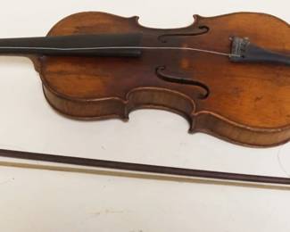1034	ANTIQUE VIOLIN W/BOW, AS FOUND
