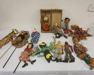 1133	GROUP OF MARIONETTES & THAI PUPPETS, AS FOUND
