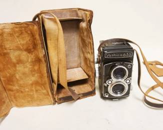 1304	YASHICA 635 CAMERA
