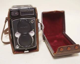 1285	YASHICA TWIN REFLEX CAMERA
