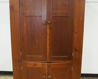 1161	COUNTRY PINE PRIMITIVE 4 DOOR CUPBOARD W/PIN CONTRUCTED PANELED DOORS, APPROXIMATELY 50 IN X 20 IN X 78 IN HIGH
