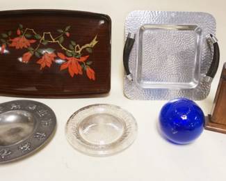 1243	LOT OF ASSORTED DECORATIVE ITEMS INCLUDING ALUMINUM HORN HANDLE TRAY & ZODIAC BOWL, CHILDS GLASS EMBOSSED ALPHABET PLATE
