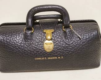 1297	VINTAGE LEATHER DOCTOR BAG, APPROXIMATELY 14 IN X 6 IN X 7 IN HIGH
