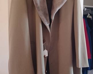 BEAUTIFUL, LINED LONDON FOG WITH FAUX FIR COLLAR