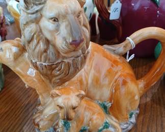 FITZ AND FLOYD TEA POT