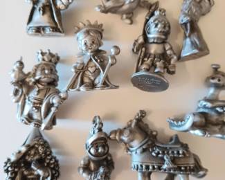 SMALL MIDEVIL PEWTER FIGURES