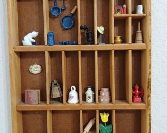 MIMI SHELF AND FIGURES