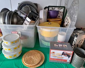 METAL COOKWARE, PLATIC AND RUBBERMAID STORAGE