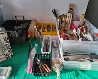 FLATWARE SET, KETCHEN UTENSILS, KNIVES
